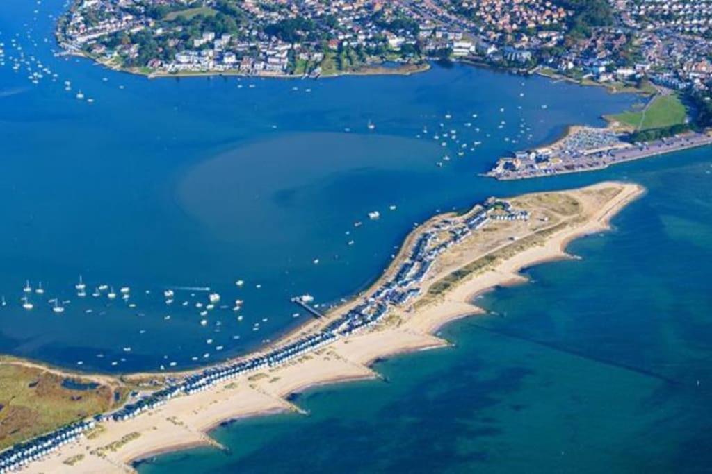 The Firs - Apartment Next To Beach & Forest - Pets Are Free Barton on Sea Exterior foto