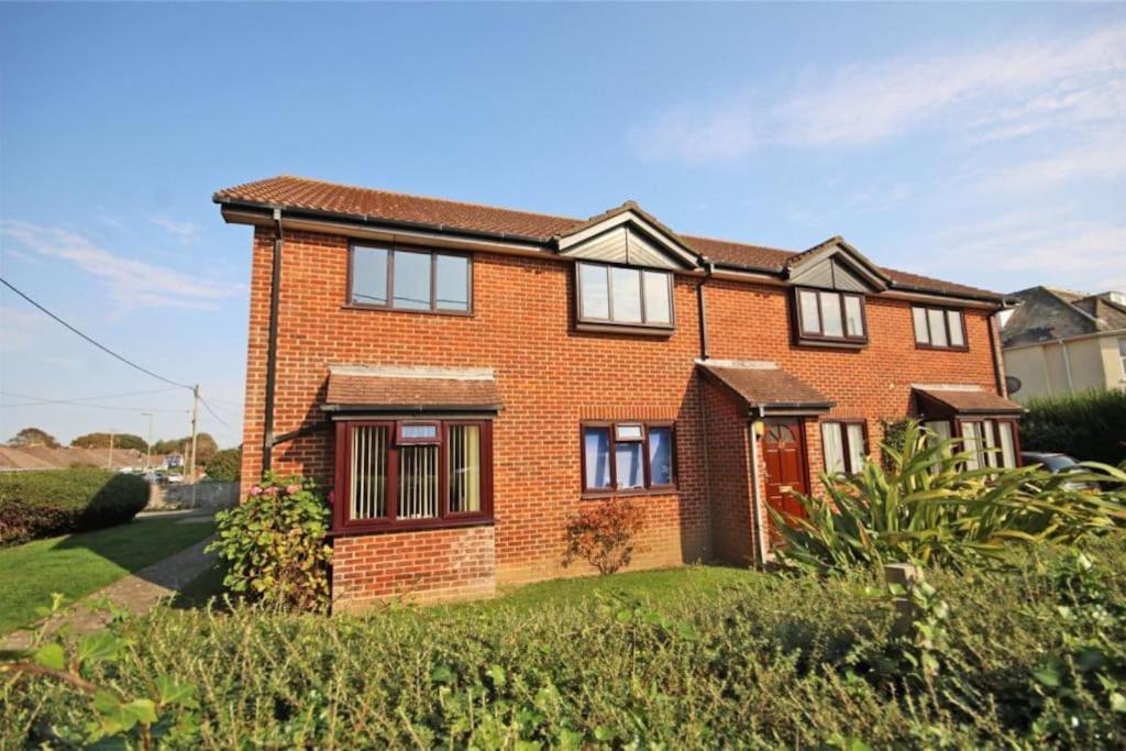 The Firs - Apartment Next To Beach & Forest - Pets Are Free Barton on Sea Exterior foto